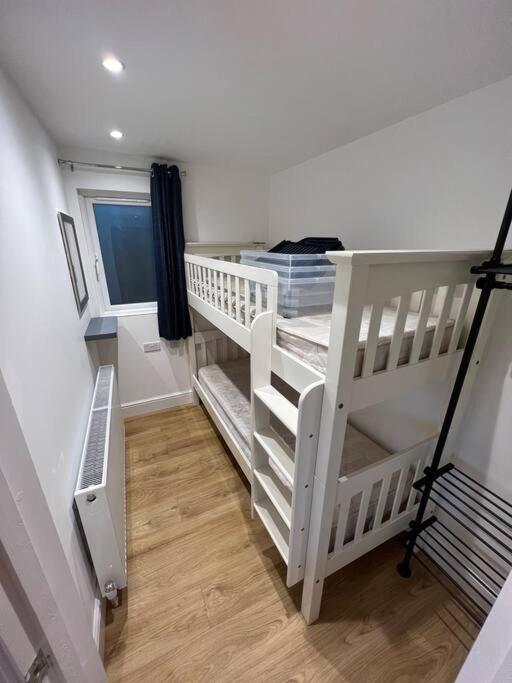 רדרות' Citrus Chalet, Modern Light And Airy! מראה חיצוני תמונה