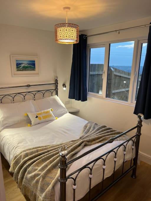 רדרות' Citrus Chalet, Modern Light And Airy! מראה חיצוני תמונה